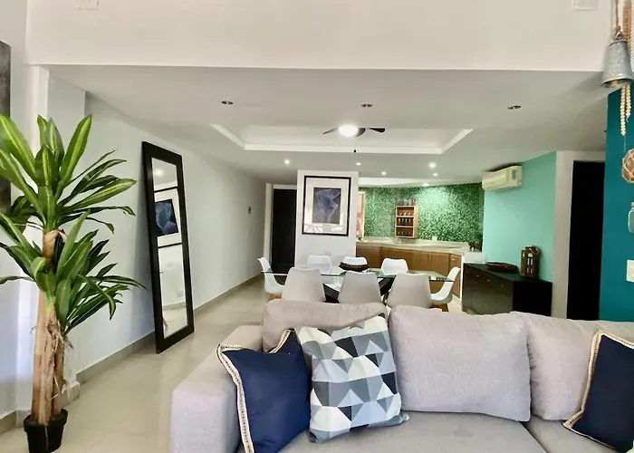 Beachside Penthouse With Pool & Balcony Apartment Playa del Carmen