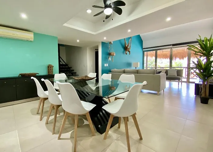 Beachside Penthouse With Pool & Balcony Playa del Carmen